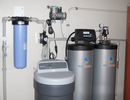 Фото: система очистки воды в доме