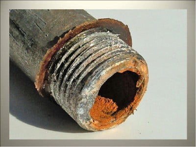 Фото: Отсутствие герметизации стыков труб
