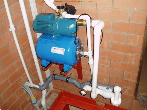 Фото: размещение водоснабжения в доме