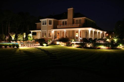 Фото: подсветка светодиодами частного дома