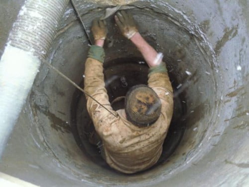 Фото: дополнительная герметизация скважины и ее очистка